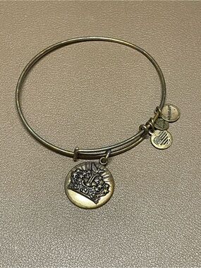 Alex and Ani Queen's Crown Medallion Gold Bangle Bracelet Light Goddess Power